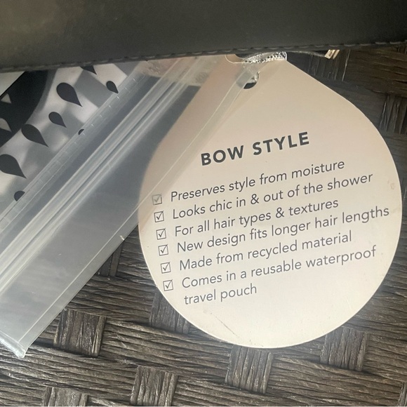 Kitsch Striped Shower Cap with Bow - Picture 3 of 4